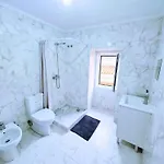 Апартаменты Beautiful And Spacious Flat In The Center Лиссабон