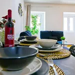 Апартаменты Beautiful And Spacious Flat In The Center