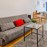 Апартаменты Beautiful And Spacious Flat In The Center