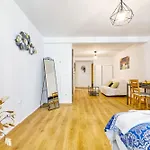 Апартаменты Beautiful And Spacious Flat In The Center *