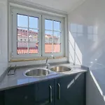 Beautiful And Spacious Flat In The Center * Лиссабон