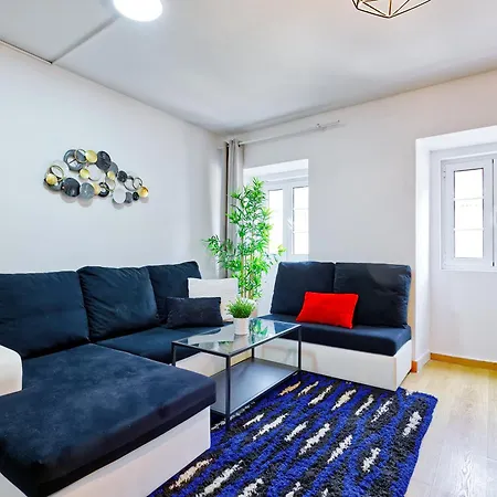 Beautiful And Spacious Flat In The Center Apartament Lizbona