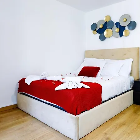 Beautiful And Spacious Flat In The Center 아파트