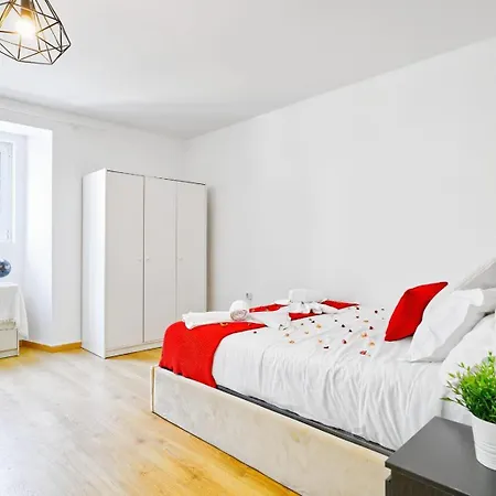 Beautiful And Spacious Flat In The Center 아파트