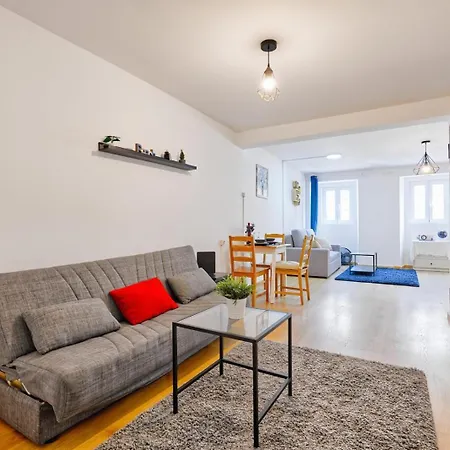 Beautiful And Spacious Flat In The Center