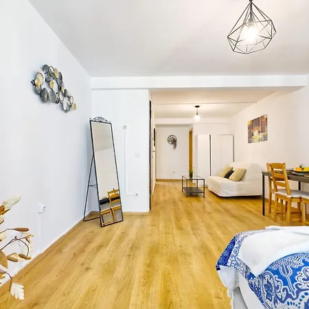 아파트 Beautiful And Spacious Flat In The Center *