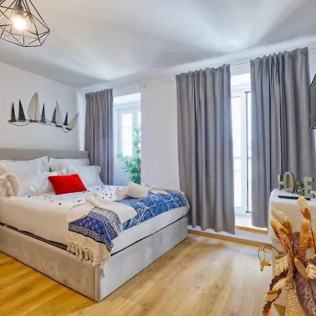 Beautiful And Spacious Flat In The Center Lizbona
