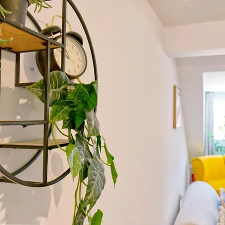 아파트 Beautiful And Spacious Flat In The Center