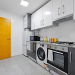 Beautiful And Spacious Flat In The Center Lizbona