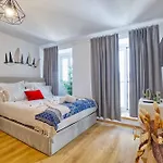 Beautiful And Spacious Flat In The Center Lizbona