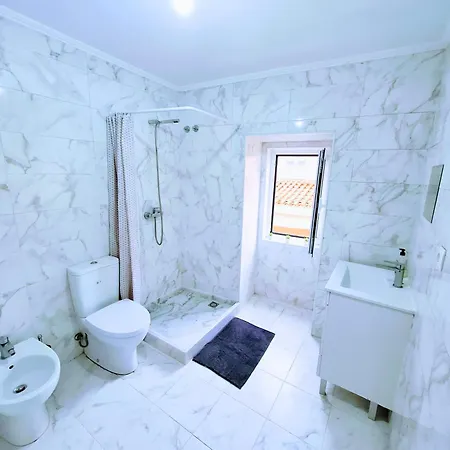 Lägenhet Beautiful And Spacious Flat In The Center Lisboa